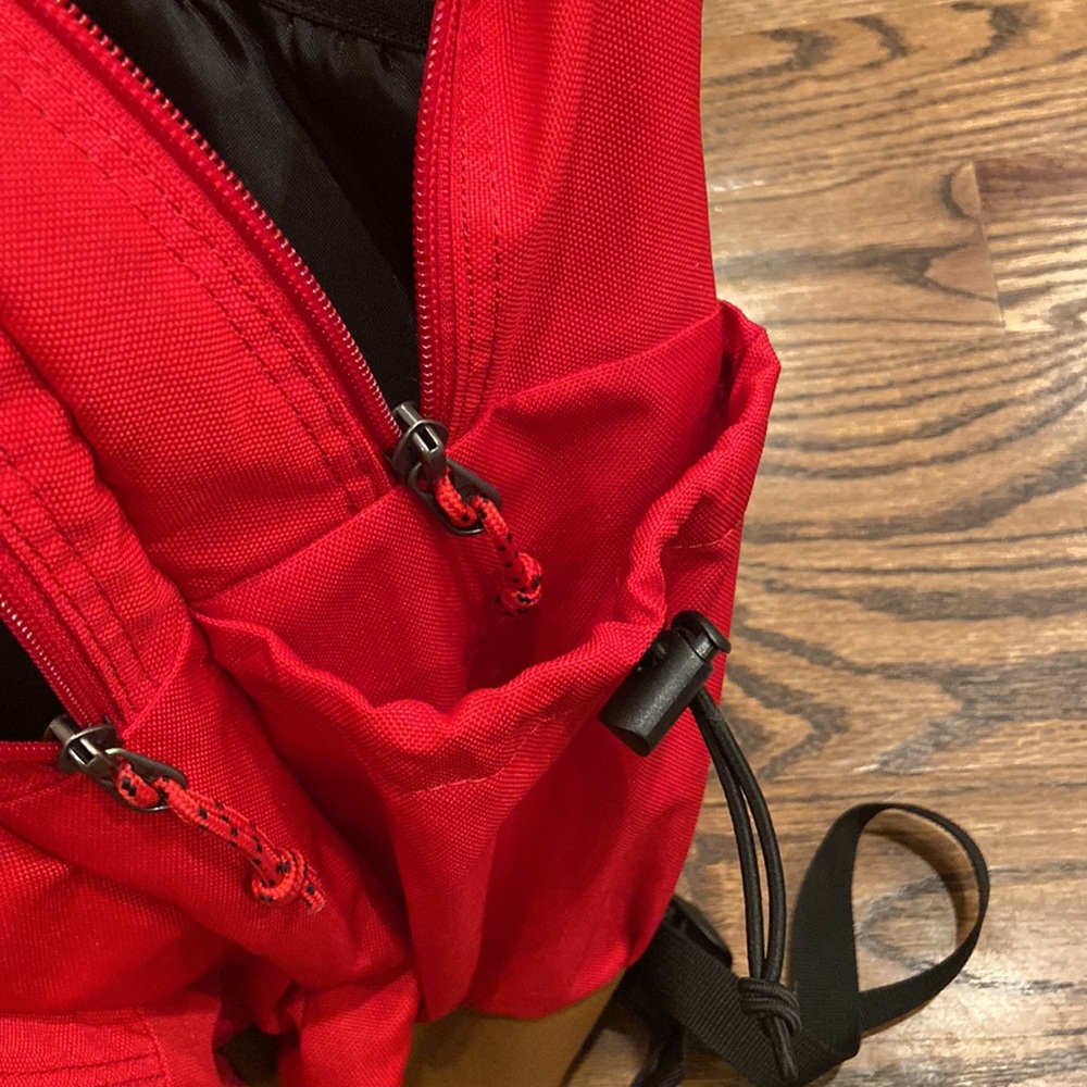 Red Columbia backpack - Picture 5 of 16
